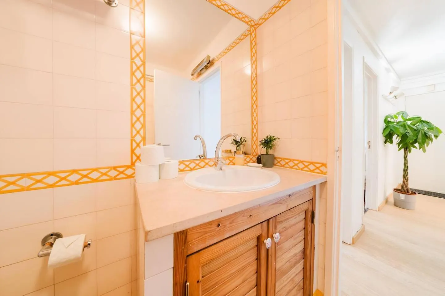 Apartment Ferienwohnung Group-Friendly 4Br Lisbon Duplex Castle View