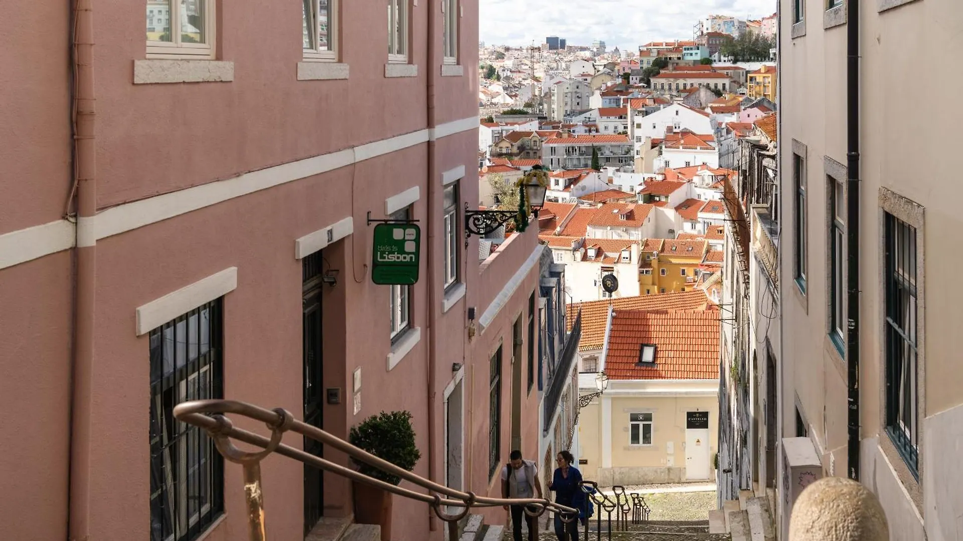 Group-Friendly 4Br Lisbon Duplex Castle View公寓 0*,  葡萄牙