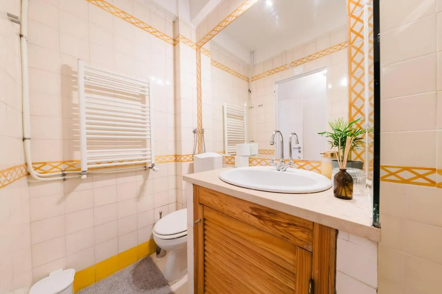 Group-Friendly 4Br Lisbon Duplex Castle View公寓 0*,  葡萄牙