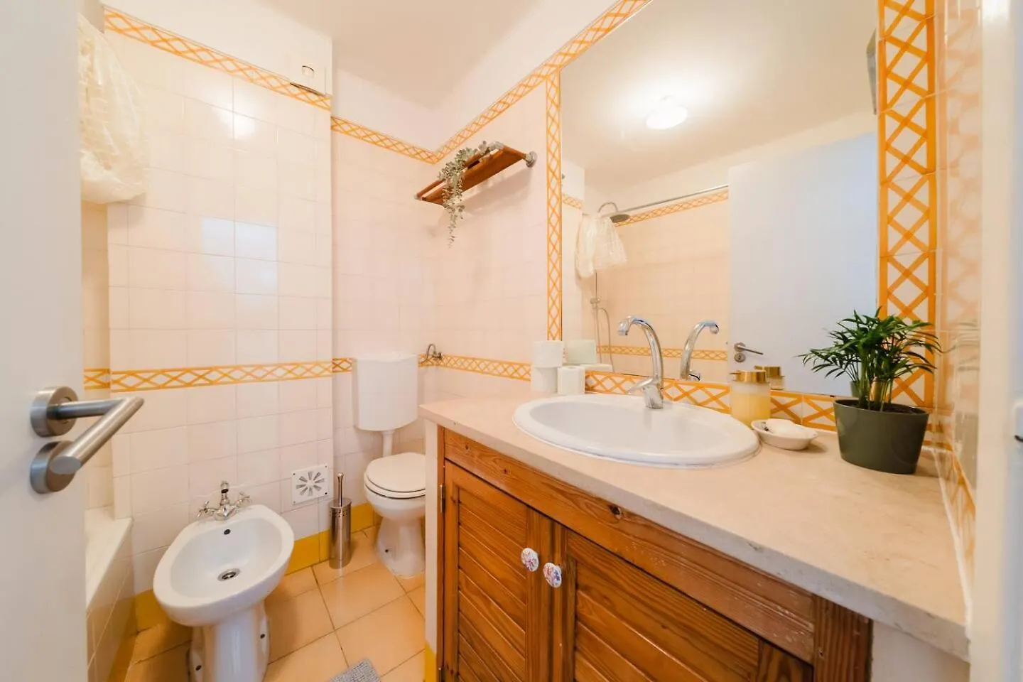 Group-Friendly 4Br Lisbon Duplex Castle View公寓 葡萄牙